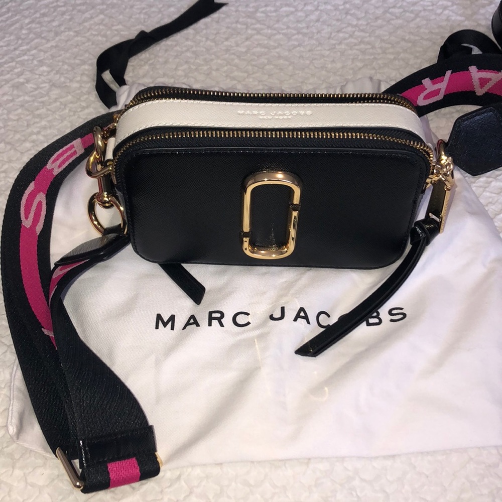 Marc Jacobs Logo Small Snapshot Purse